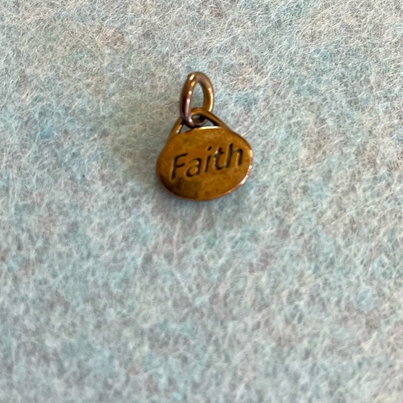 Jacob’s Fashion Jewelry Blue Sea Glass and Sterling Silver Necklace Greenport NY - Picture 3 of 16